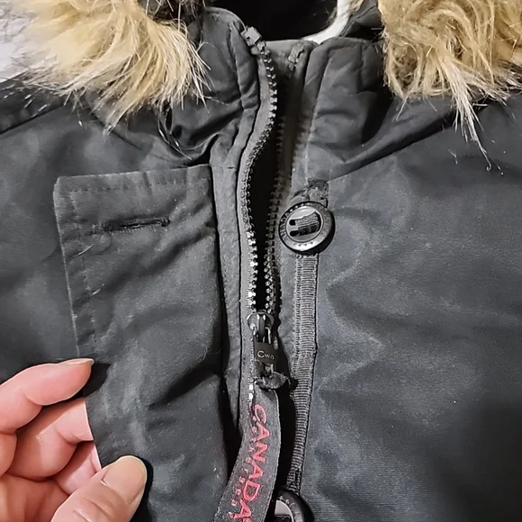 Canada Weather Gear Jacket Woman Size Medium Faux Fur Lined Hood Black Insulated